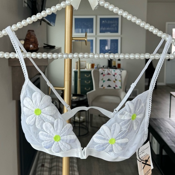 Daydream Nation Daisy Bra - Front Close & Mesh Embroidery - Small & Extra Small - Picture 1 of 8